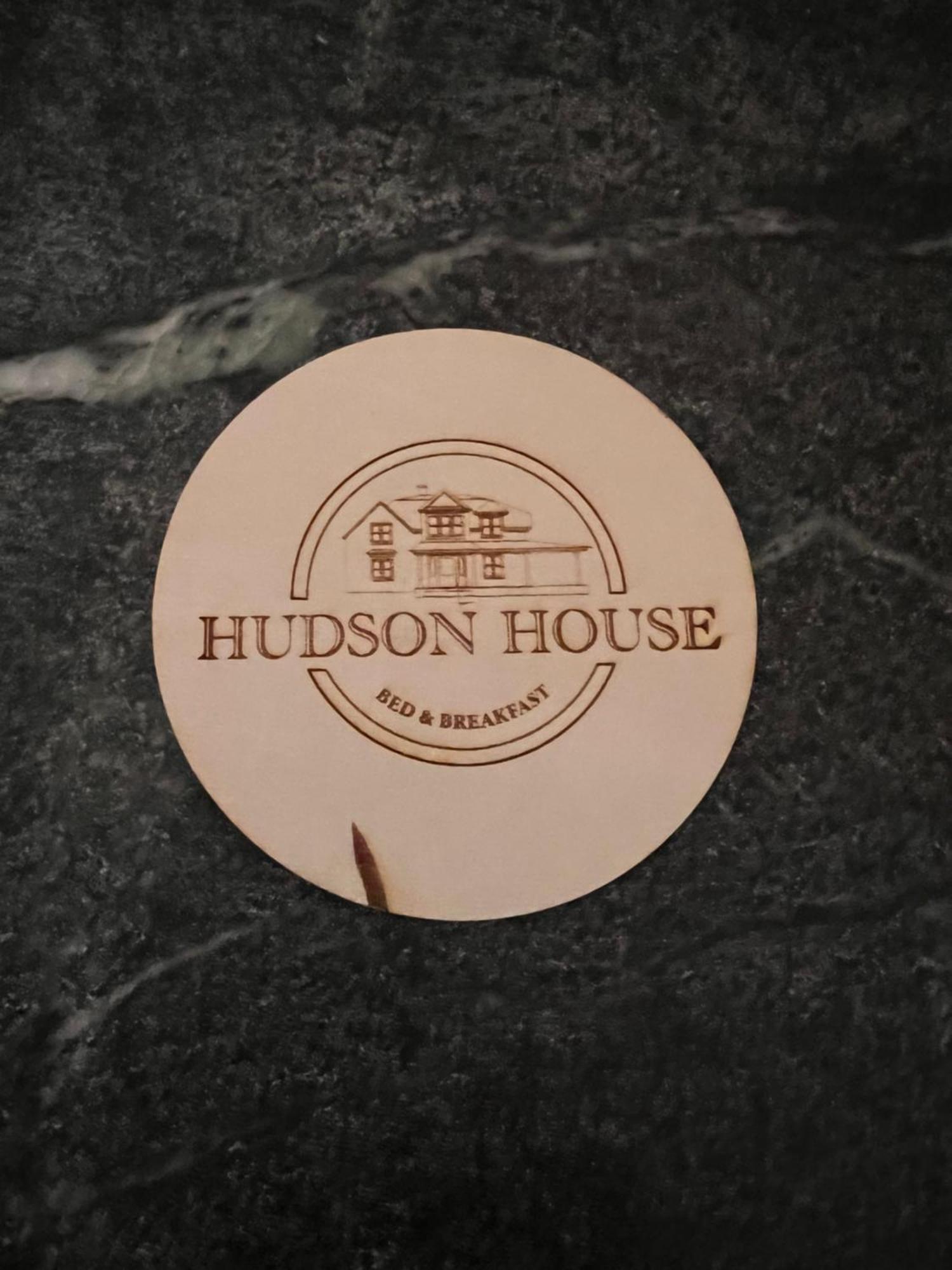 Hudson House Bed And Breakfast Wheatland Exterior photo